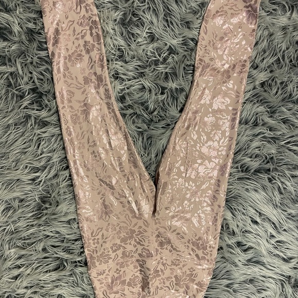 Fabletics S pink high waist leggings. - Picture 2 of 4